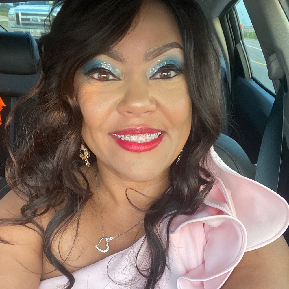 Meet your Posher, Myra